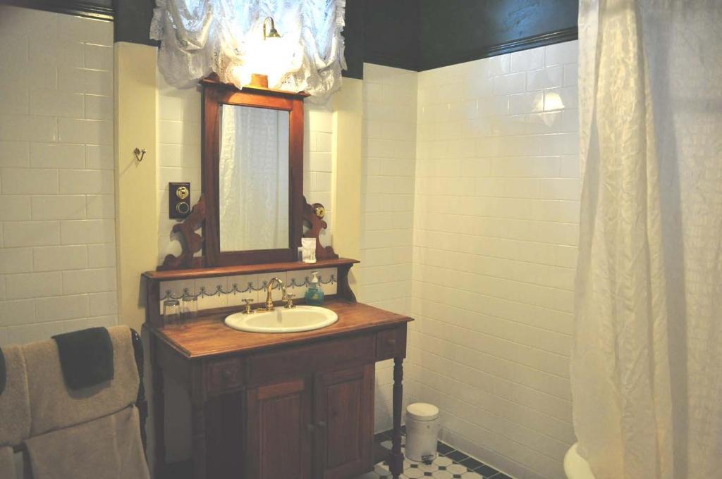 Ormiston House Bed and Breakfast Strahan Δωμάτιο φωτογραφία